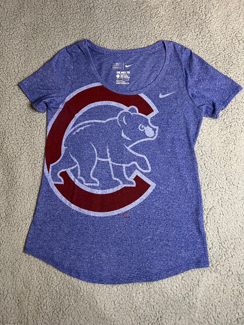 Nike Chicago Cubs Tee shirt Women's Large (B130189)